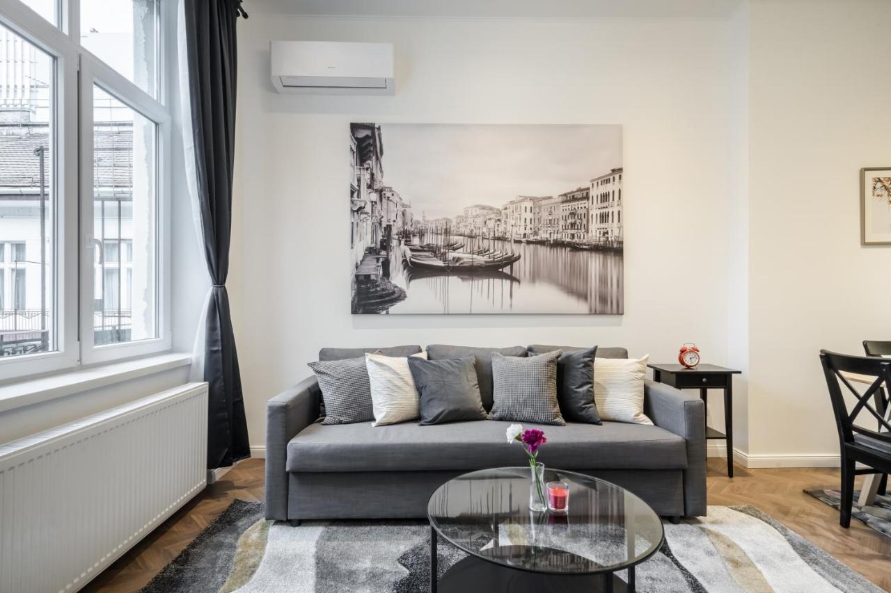 Bpr Sirius Suite With A/C Budapest Eksteriør billede