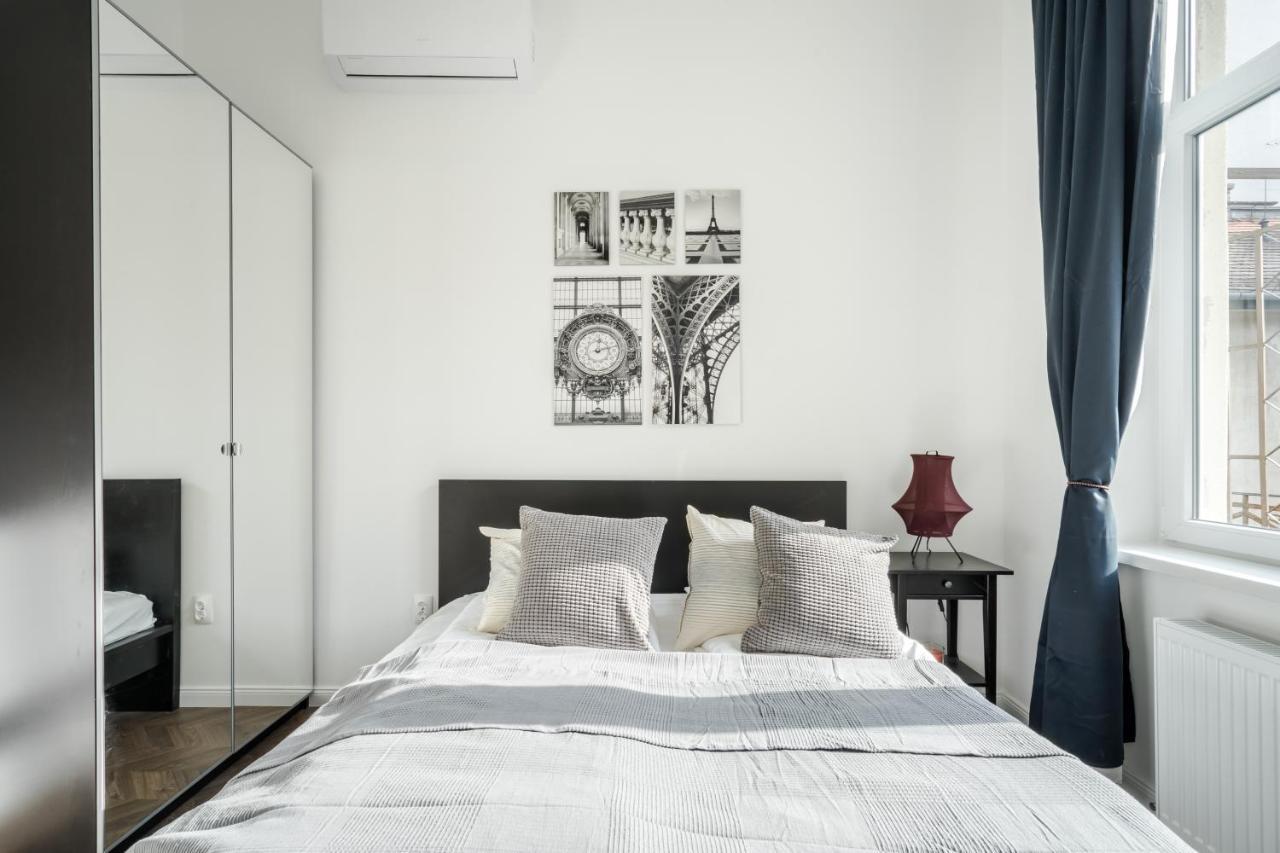 Bpr Sirius Suite With A/C Budapest Eksteriør billede